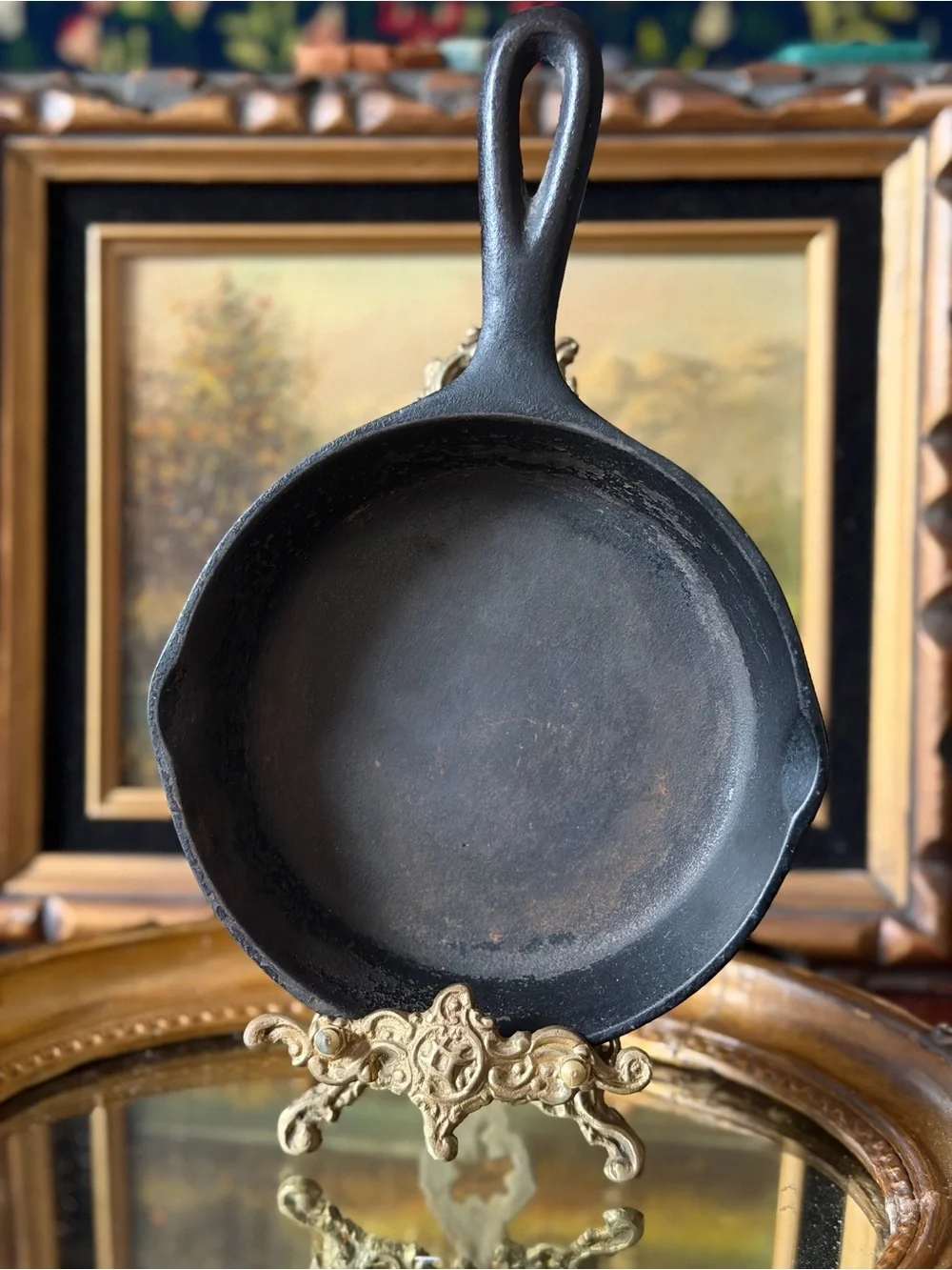 Classic Black Cast Iron Skillet - Durable Home Kitchen Fry Pan